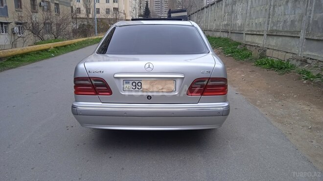 Mercedes E 220 1999, 385,000 km - 2.2 l - Bakı