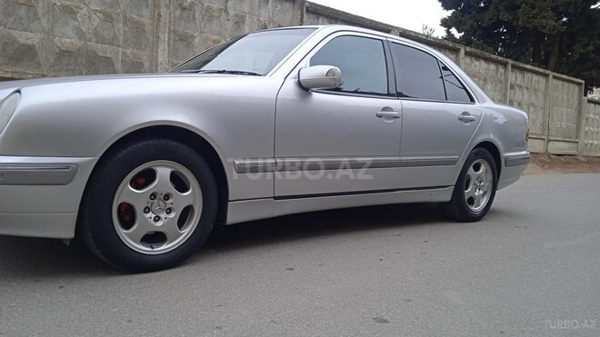 Mercedes E 220 1999, 385,000 km - 2.2 l - Bakı