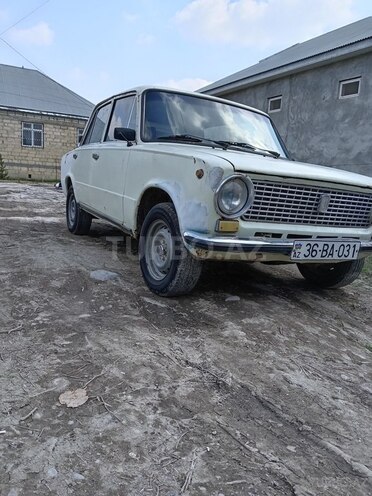 LADA (VAZ) 21011 1975, 726,263 km - 1.5 l - Ucar