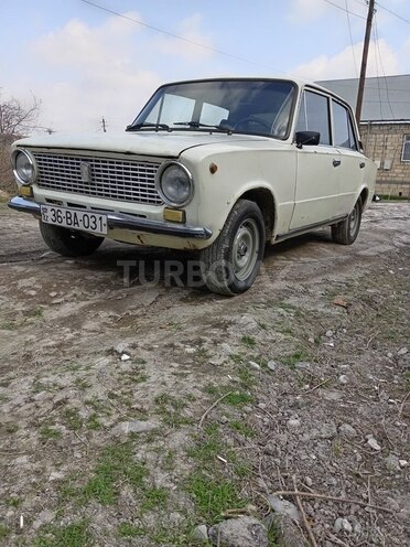 LADA (VAZ) 21011 1975, 726,263 km - 1.5 l - Ucar