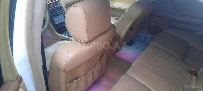 Mercedes E 220 2000, 299,123 km - 2.2 l - Bakı