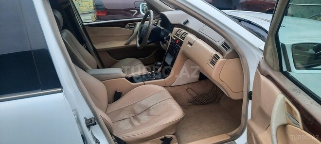 Mercedes E 220 2000, 299,123 km - 2.2 l - Bakı