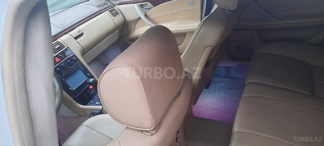 Mercedes E 220 2000, 299,123 km - 2.2 l - Bakı