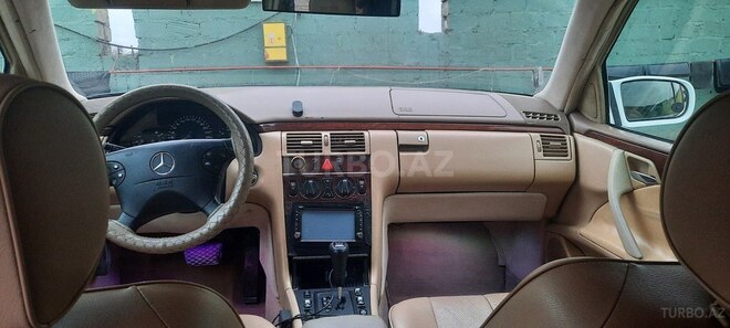 Mercedes E 220 2000, 299,123 km - 2.2 l - Bakı