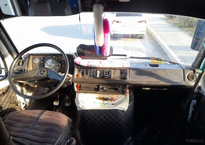Mercedes 208 D 1992, 230,000 km - 2.3 l - Bakı