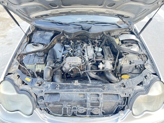 Mercedes C 220 2001, 550,000 km - 2.2 l - Bakı