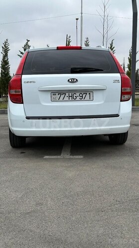 Kia Ceed 2010, 296,000 km - 1.6 l - Salyan