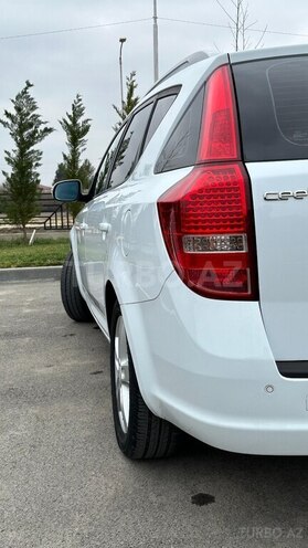 Kia Ceed 2010, 296,000 km - 1.6 l - Salyan
