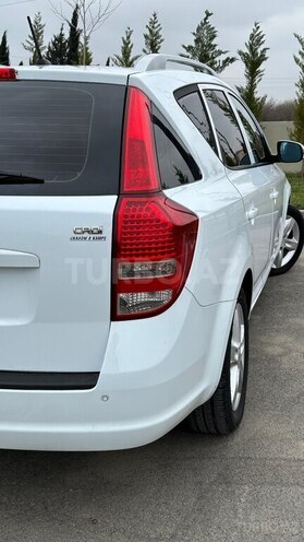 Kia Ceed 2010, 296,000 km - 1.6 l - Salyan