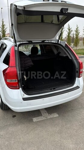 Kia Ceed 2010, 296,000 km - 1.6 l - Salyan