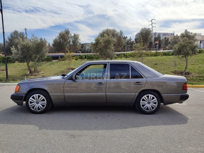 Mercedes E 300 1992, 333,333 km - 3.0 л - Bakı