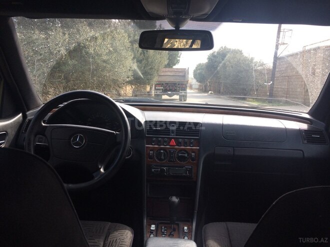 Mercedes C 220 2000, 380,000 km - 2.2 l - Bakı