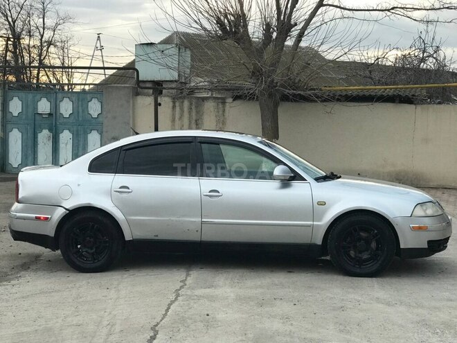 Volkswagen Passat 2002, 317,000 km - 1.8 l - Gəncə