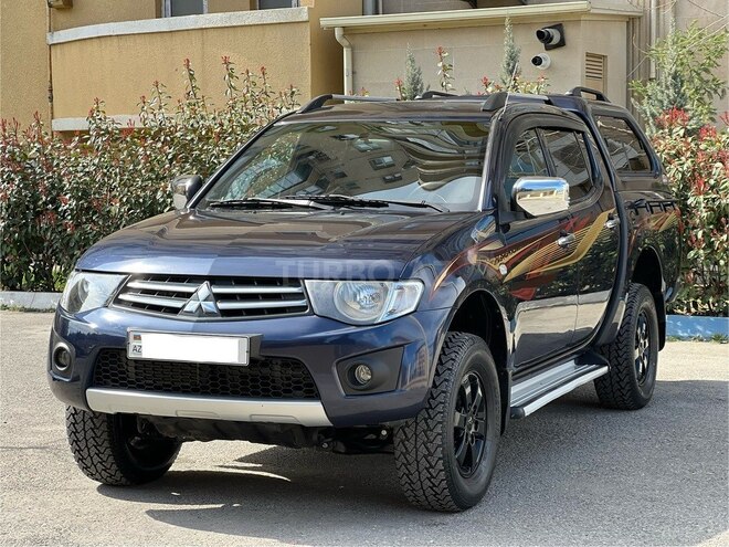 Mitsubishi L200 2013, 181,360 km - 2.5 l - Bakı