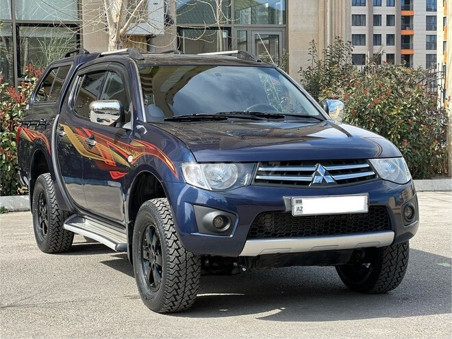 Mitsubishi L200 2013, 181,360 km - 2.5 l - Bakı