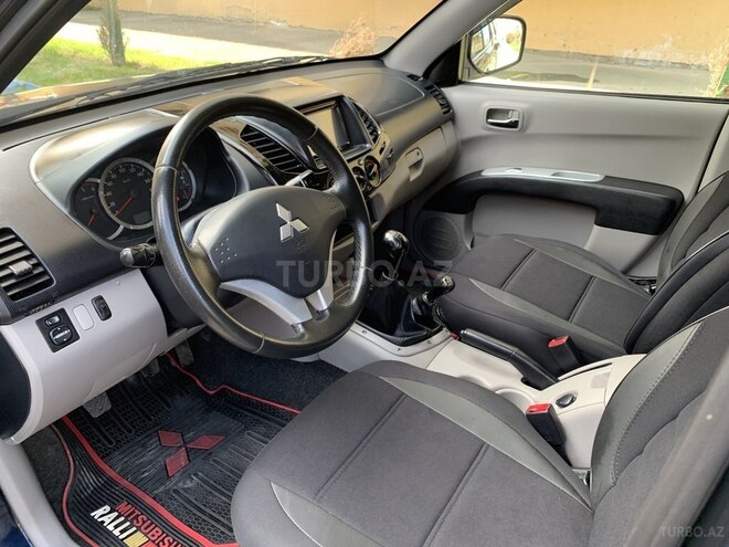 Mitsubishi L200 2013, 181,360 km - 2.5 l - Bakı