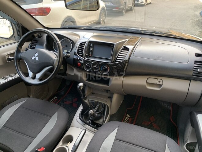 Mitsubishi L200 2013, 181,360 km - 2.5 l - Bakı