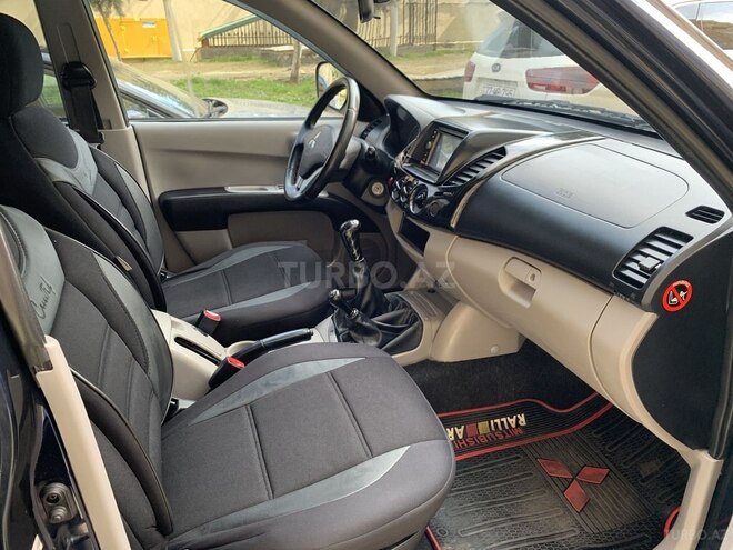 Mitsubishi L200 2013, 181,360 km - 2.5 l - Bakı