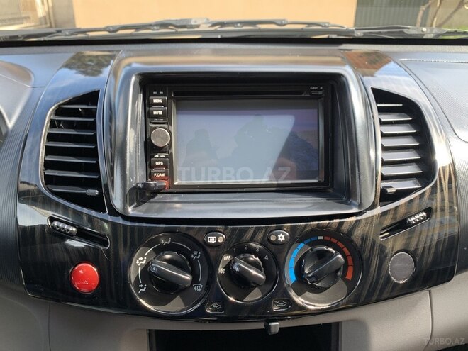 Mitsubishi L200 2013, 181,360 km - 2.5 l - Bakı