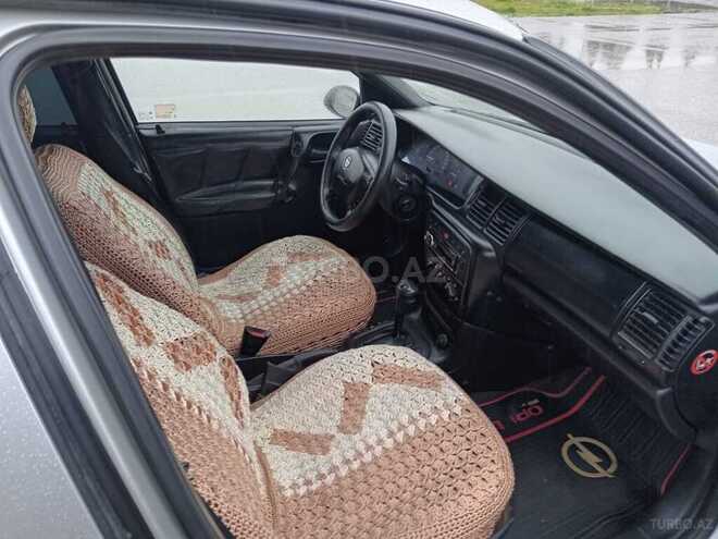 Opel Vectra 1996, 250,000 km - 2.0 l - Sumqayıt