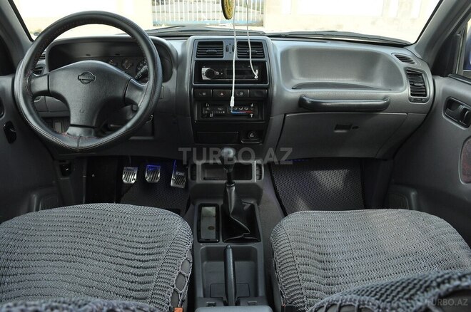 Nissan Terrano 1997, 338,000 km - 2.4 l - Bakı