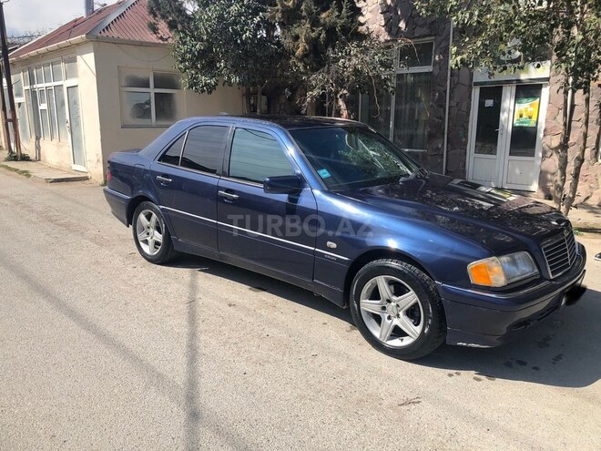 Mercedes C 200