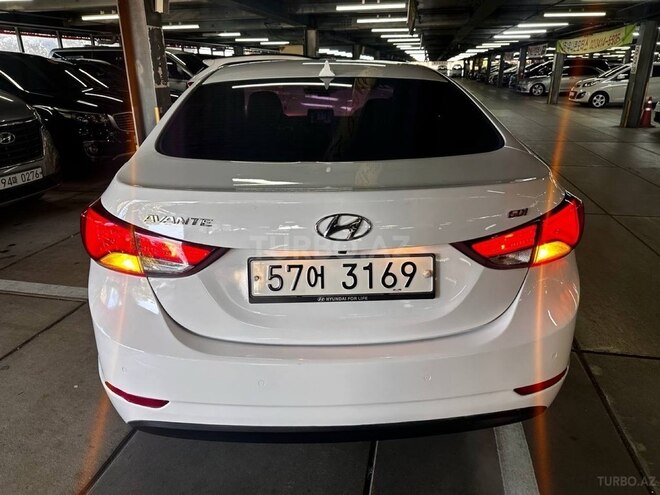 Hyundai Elantra 2015, 88,500 km - 1.6 л - Bakı