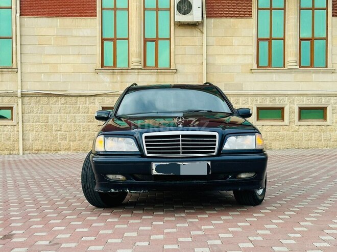 Mercedes C 220 2000, 312,000 km - 2.2 л - Sabirabad