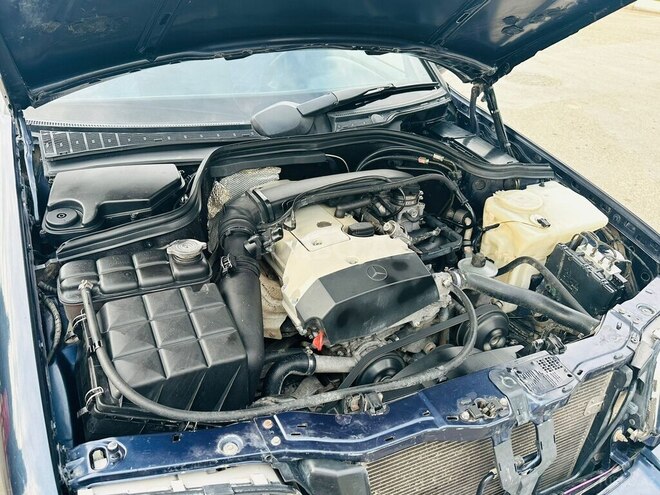 Mercedes C 220 2000, 312,000 km - 2.2 л - Sabirabad