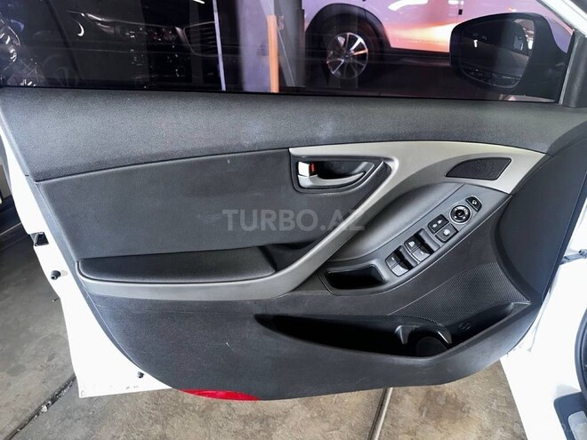 Hyundai Elantra 2015, 88,500 km - 1.6 л - Bakı