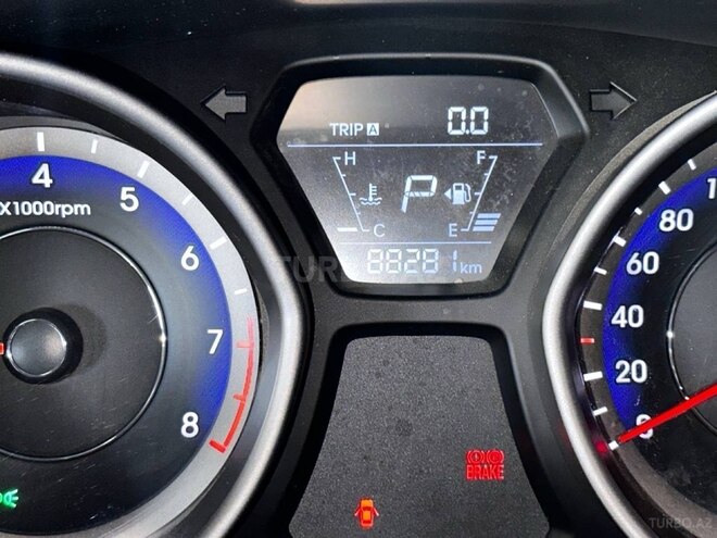 Hyundai Elantra 2015, 88,500 km - 1.6 л - Bakı