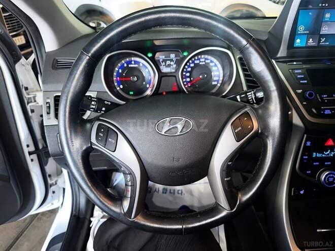 Hyundai Elantra 2015, 88,500 km - 1.6 л - Bakı