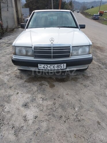 Mercedes 190 1989, 200,000 km - 2.5 l - Astara
