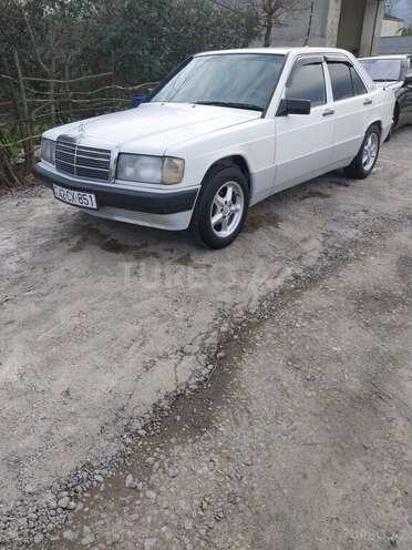 Mercedes 190 1989, 200,000 km - 2.5 l - Astara