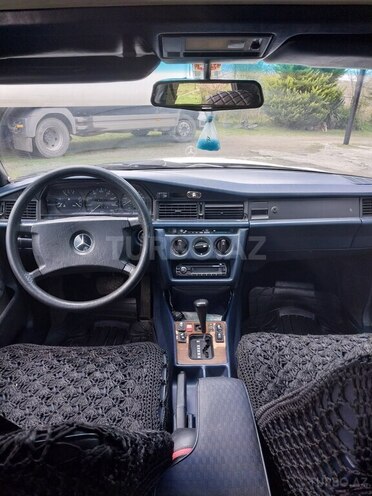 Mercedes 190 1989, 200,000 km - 2.5 l - Astara
