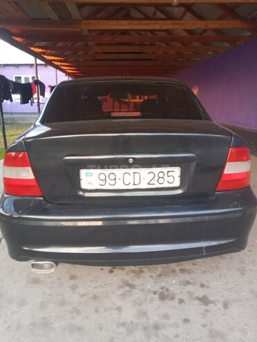Opel Vectra 1997, 150,000 km - 1.8 l - Zaqatala