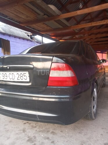 Opel Vectra 1997, 150,000 km - 1.8 l - Zaqatala