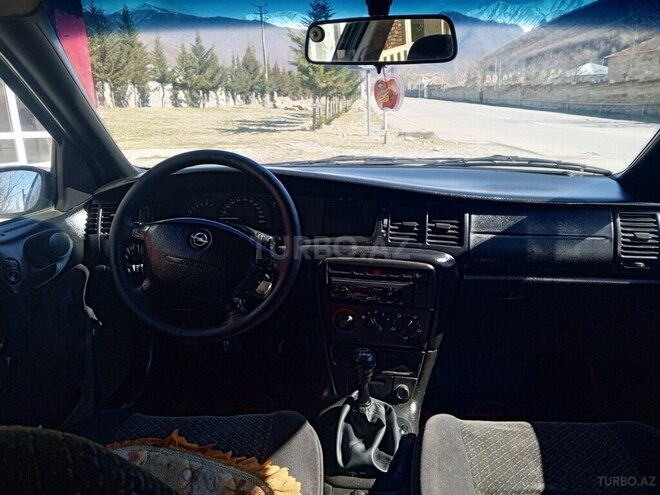 Opel Vectra 1997, 315,000 km - 1.8 l - Şəki