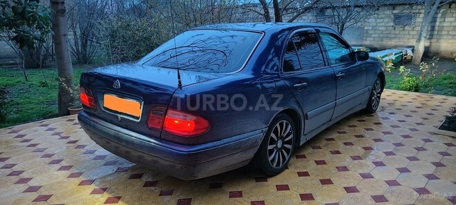 Mercedes E 230 1996, 786,000 km - 2.3 l - Bərdə