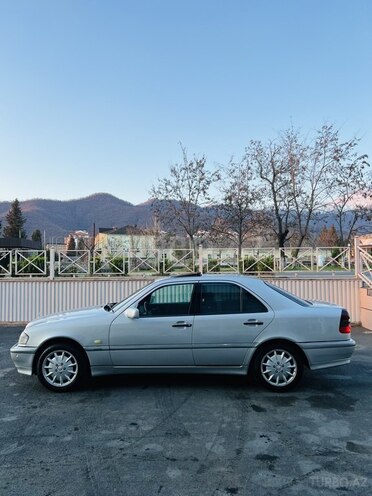 Mercedes C 240 1999, 243,000 km - 2.4 l - Zaqatala