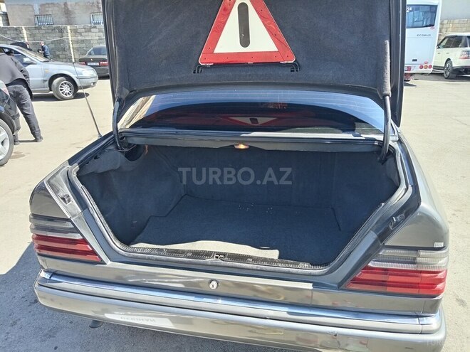 Mercedes E 200 1990, 272,150 km - 2.0 l - Bakı