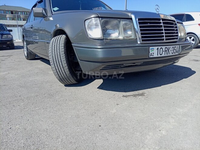 Mercedes E 200 1990, 272,150 km - 2.0 l - Bakı