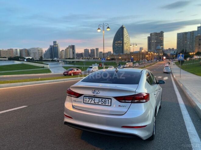 Hyundai Elantra 2016, 194,000 km - 1.6 l - Bakı
