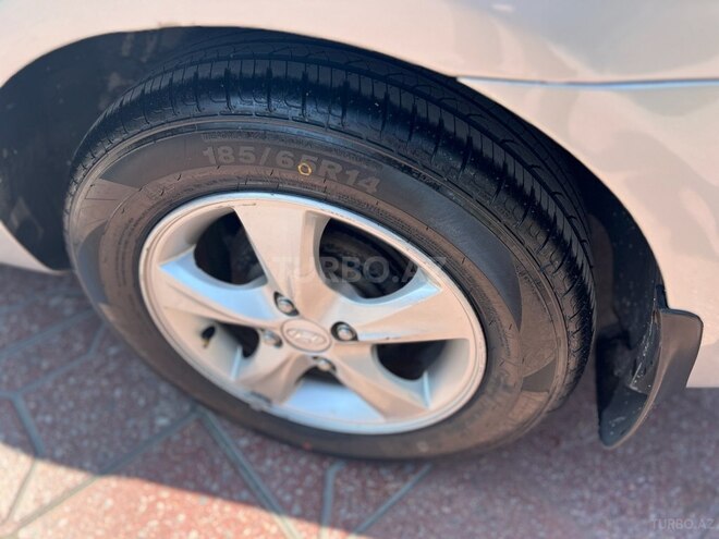 Hyundai Accent 2009, 266,560 km - 1.4 l - Bakı