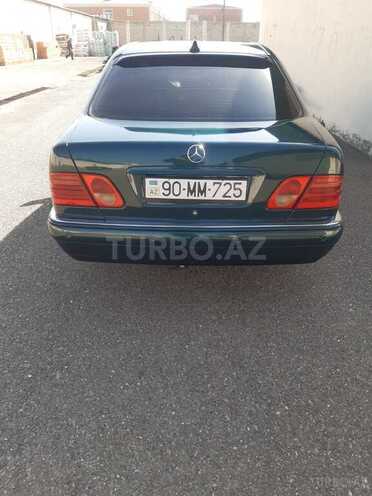 Mercedes E 200 1998, 262,000 km - 2.0 л - Ucar