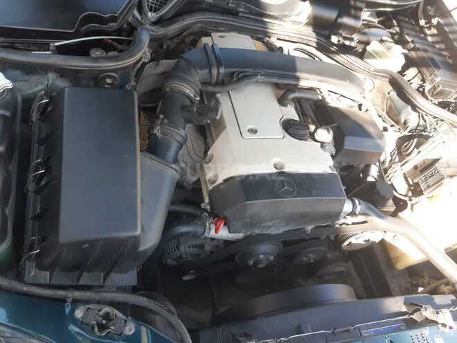 Mercedes E 200 1998, 262,000 km - 2.0 л - Ucar