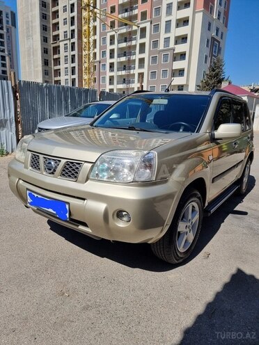 Nissan X-Trail 2010, 234,000 km - 2.0 l - Bakı