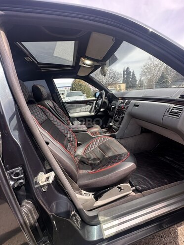 Mercedes E 230 1996, 456,655 km - 2.3 l - Qazax