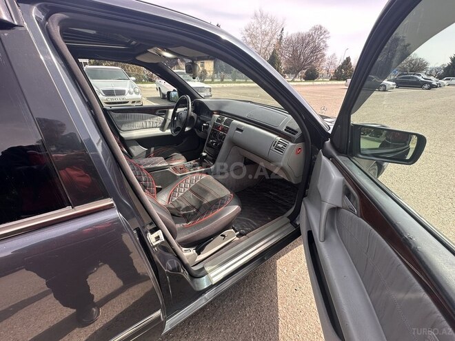 Mercedes E 230 1996, 456,655 km - 2.3 l - Qazax