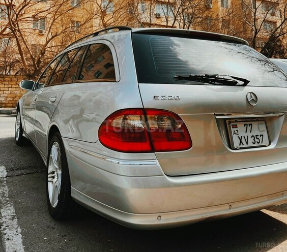 Mercedes E 220 2004, 439,067 km - 2.2 l - Bakı